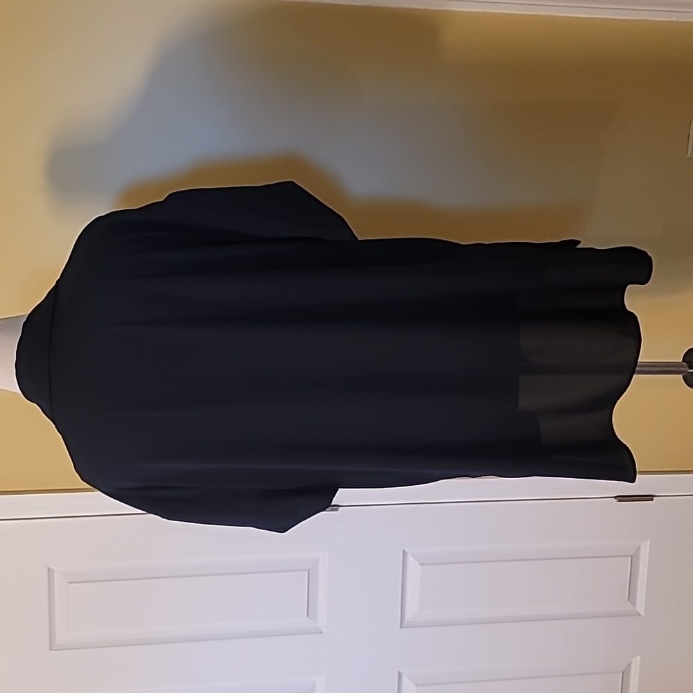 Simple Chic Tunic - Picture 4 of 9